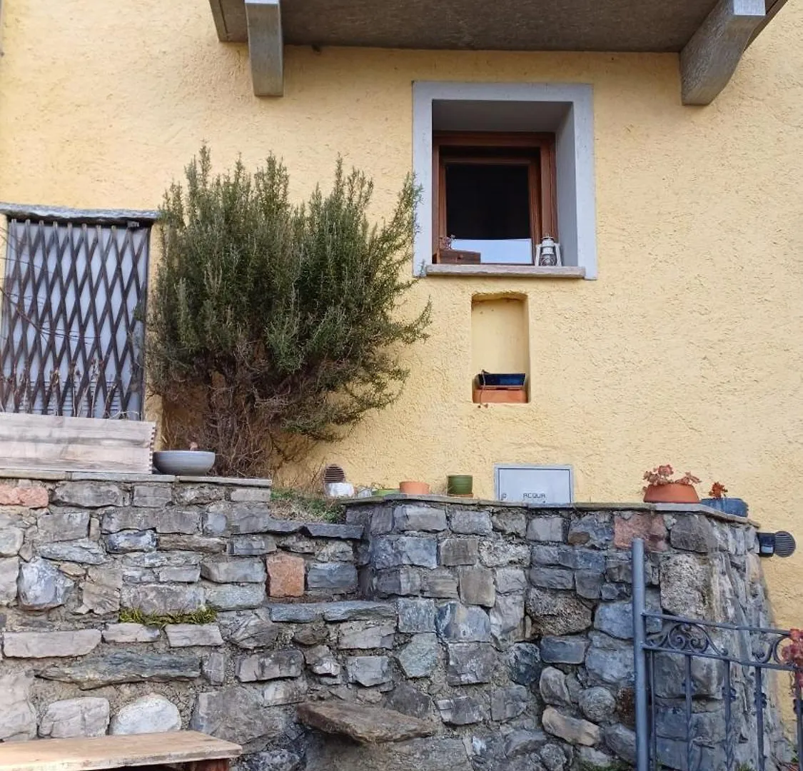 Casa Vista Lago E Giardino 波尔莱扎 度假居